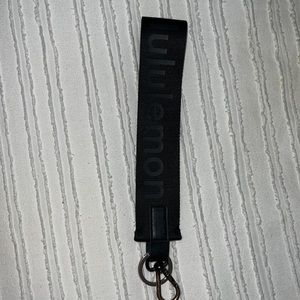 black lululemon keychain